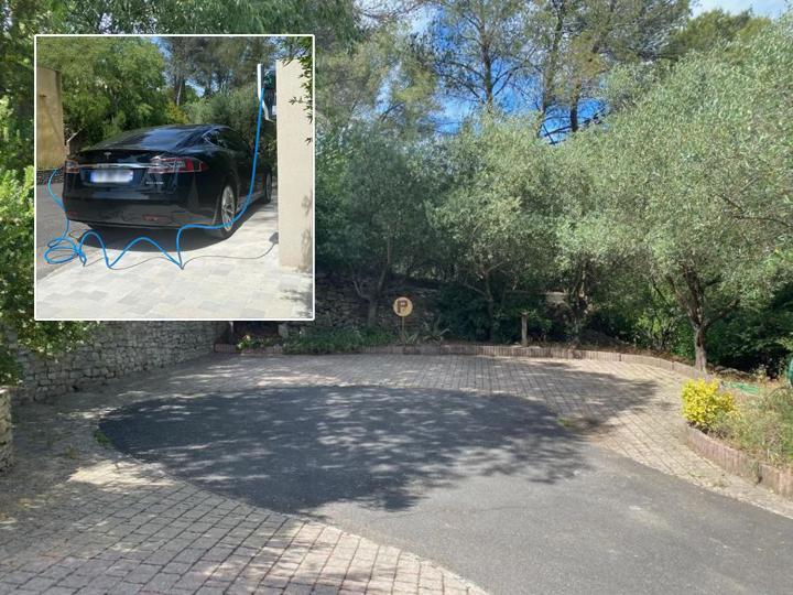 Private arrival and parking area